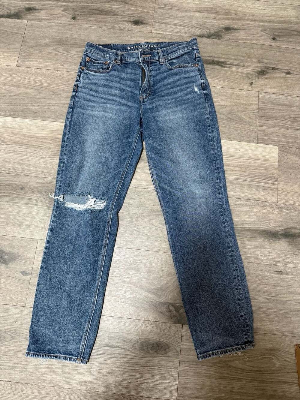 American Eagle Outfitters Women's Distressed High-Rise Straight Leg Jeans Size 8